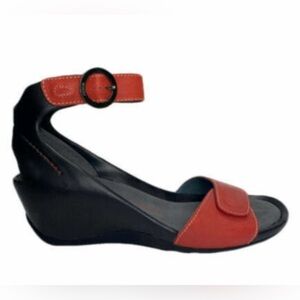 Wolky Women's KA Wedge Walking Sandal